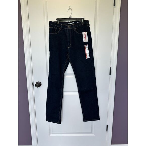 NWT Wrangler Relaxed Fit Straight Leg Men's Jeans Size 34 x 34 - Picture 1 of 9